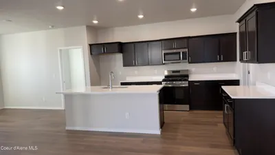Property 26-10319 - Photo 2