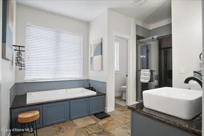Property 26-10185 - Photo 22