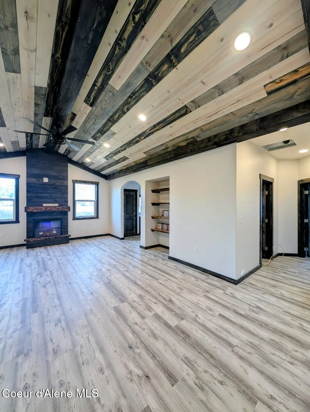 Property 26-9136 - Photo 1