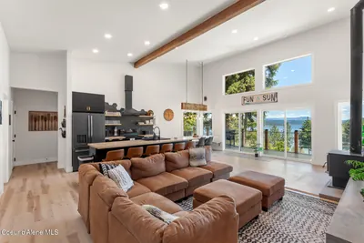 Property 26-10635 - Photo 13