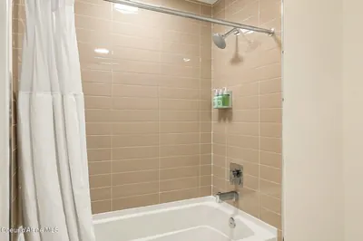 Property 26-10425 - Photo 36
