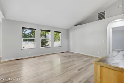 Property 26-10044 - Photo 7