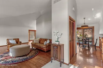 Property 26-10095 - Photo 5