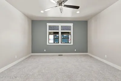 Property 26-10033 - Photo 19