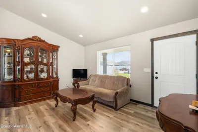 Property 26-10377 - Photo 5
