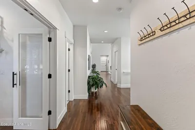 Property 26-10381 - Photo 6