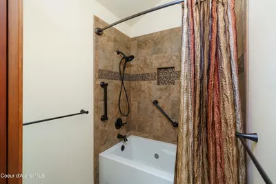 Property 26-10065 - Photo 25