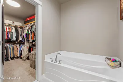Property 26-10140 - Photo 15