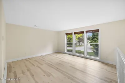 Property 26-8915 - Photo 4