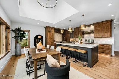 Property 26-10589 - Photo 3