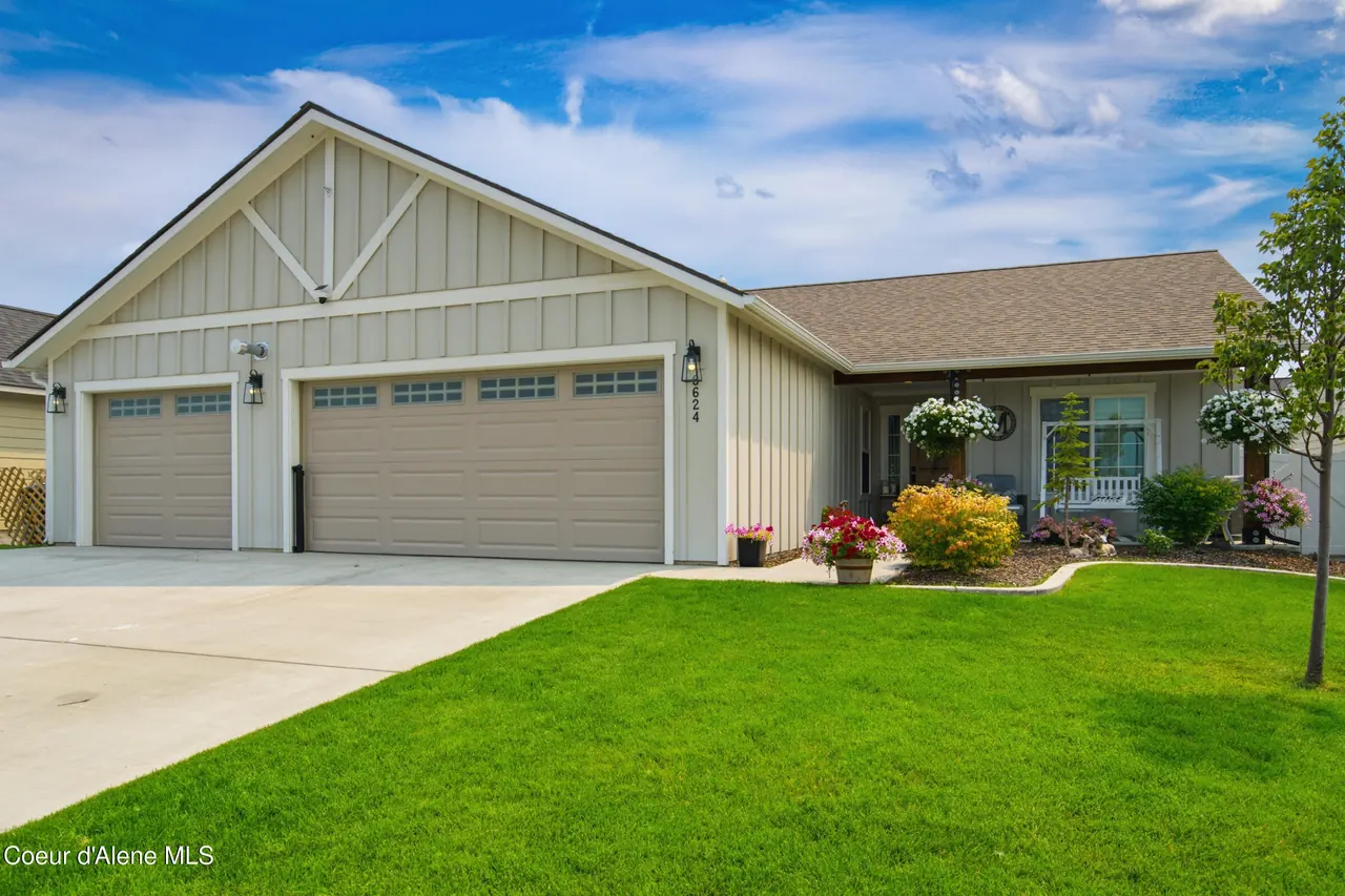 Property 26-8207 - Photo 1