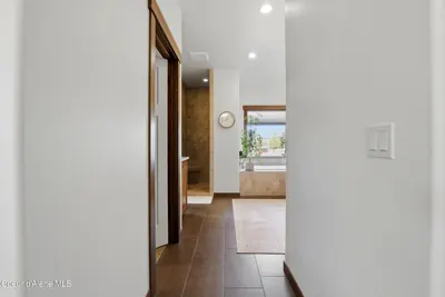 Property 26-10066 - Photo 29