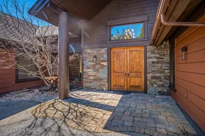 Property 26-8040 - Photo 3