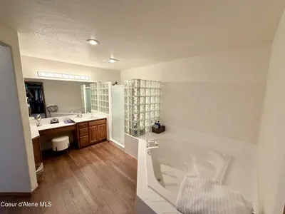 Property 26-8737 - Photo 24