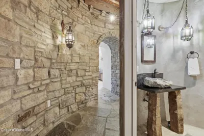 Property 26-6910 - Photo 83