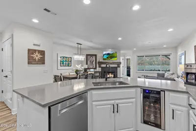 Property 26-8208 - Photo 11