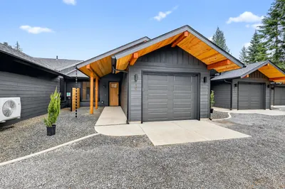 Property 26-6896 - Photo 2