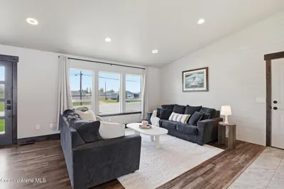 Property 26-9275 - Photo 2
