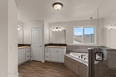 Property 26-1111 - Photo 26