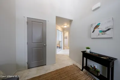 Property 25-10317 - Photo 2