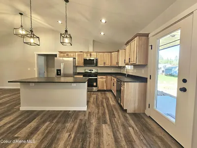 Property 26-7674 - Photo 3