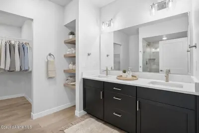 Property 26-10605 - Photo 26