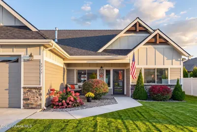 Property 26-10017 - Photo 2