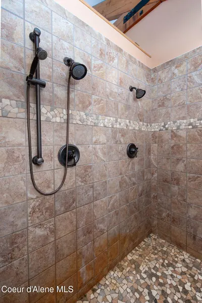 Property 26-10235 - Photo 26