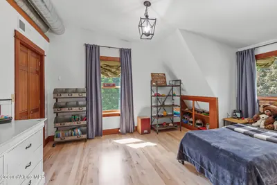 Property 26-10004 - Photo 28