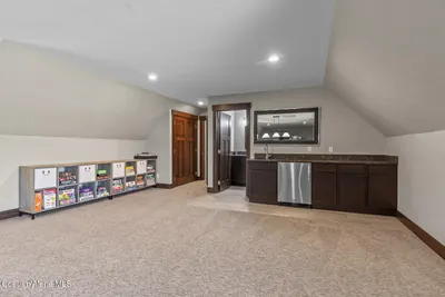 Property 26-10090 - Photo 42