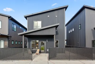 Property 26-9595 - Photo 2