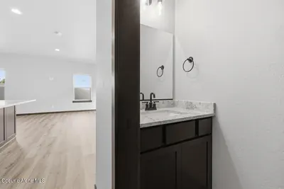 Property 26-5886 - Photo 25