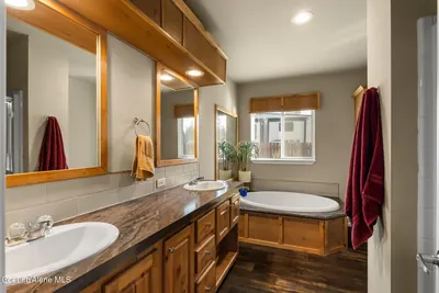 Property 26-10619 - Photo 19