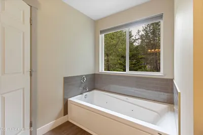 Property 26-9576 - Photo 18