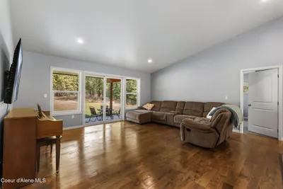 Property 26-10457 - Photo 11
