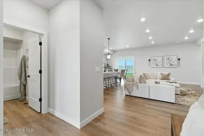 Property 26-10249 - Photo 5