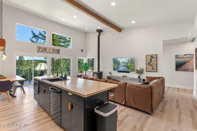 Property 26-10635 - Photo 15