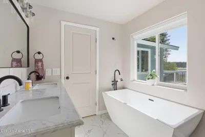 Property 26-10323 - Photo 20