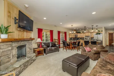Property 25-10811 - Photo 18
