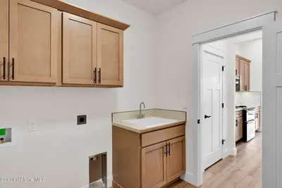Property 25-10154 - Photo 11