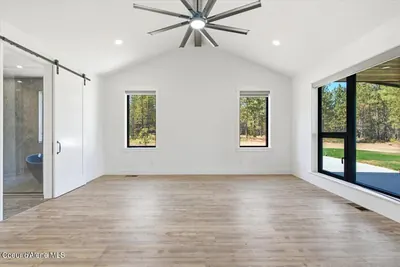 Property 26-8817 - Photo 31
