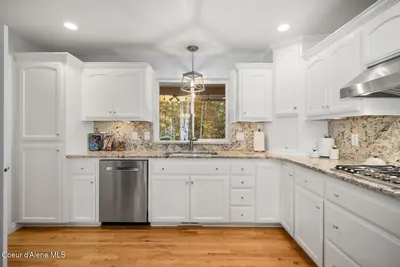 Property 26-9240 - Photo 3