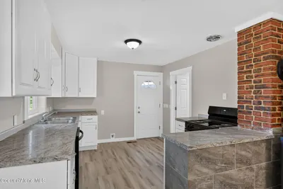 Property 26-10072 - Photo 3