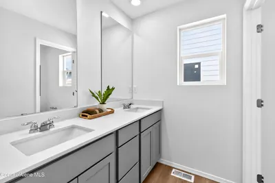 Property 26-10016 - Photo 18