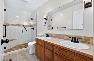 Property 26-9446 - Photo 9