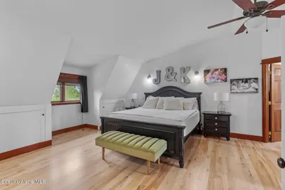Property 26-10004 - Photo 24