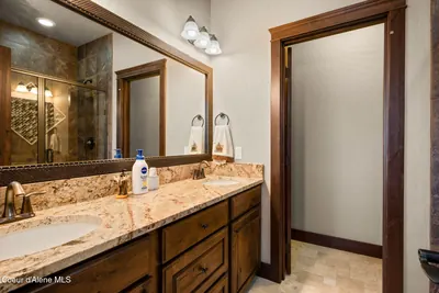 Property 26-10438 - Photo 17