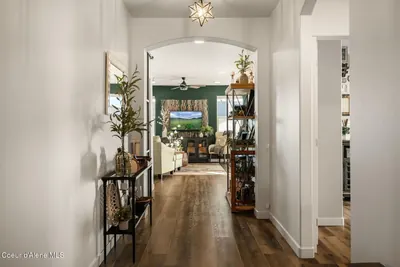 Property 26-10549 - Photo 5