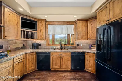 Property 26-9338 - Photo 35