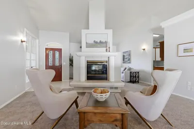 Property 26-8124 - Photo 2